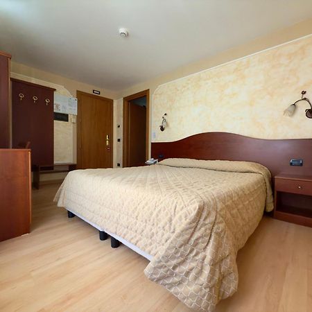 Hotel Dama Bianca Valtournenche Eksteriør billede